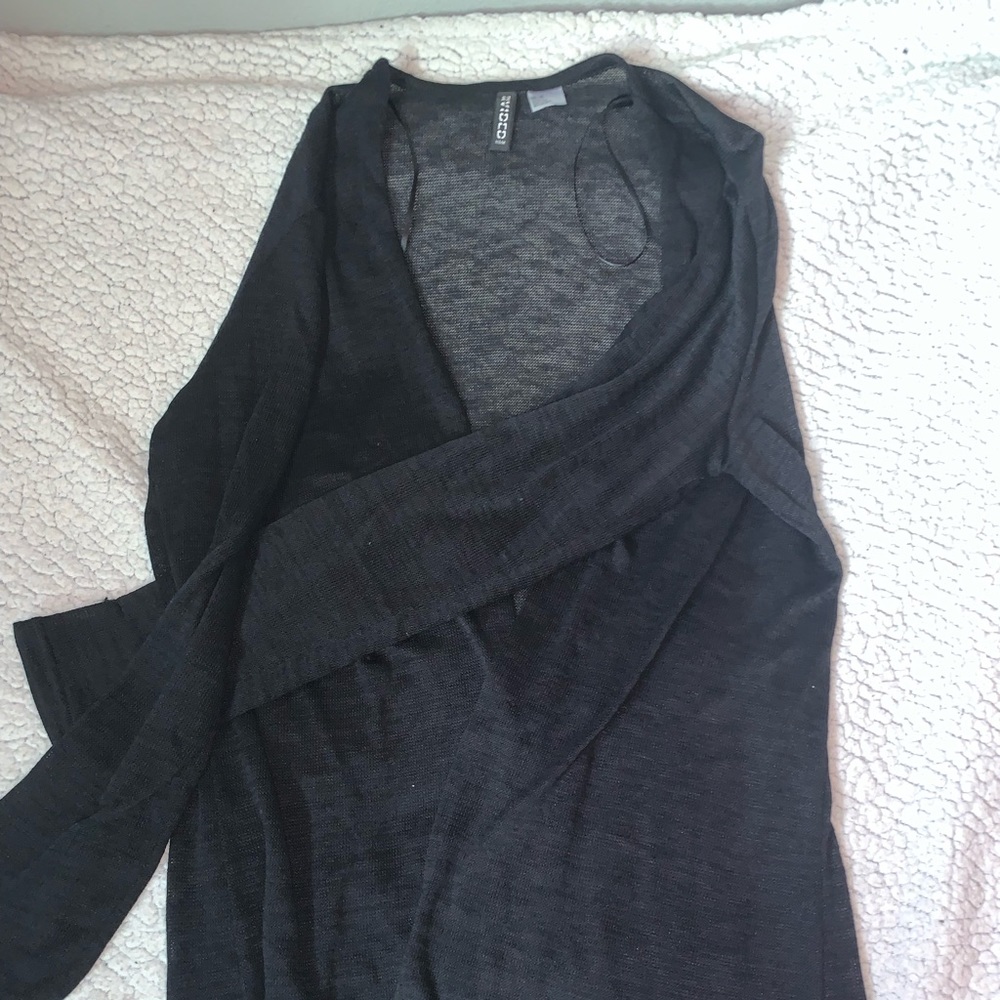 H&M Black Sweater M